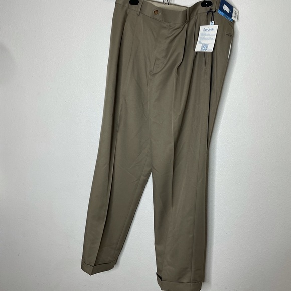 Croft And Barrow Pleated Classic Fit Pants 38x30 Mens NWT No Iron Wrinkle Free - Picture 2 of 10